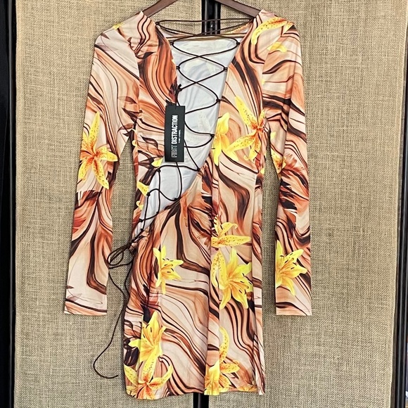 NWT! First Distraction asymmetric lace mini dress brown lilies 10 holiday party - Picture 5 of 10